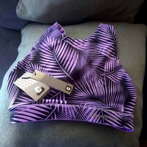 Chestee size 8 athletic top